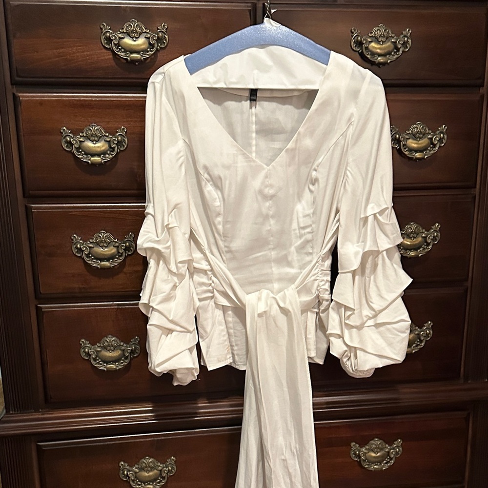 White House Black Market Ivory Ruffle Sleeve Blouse